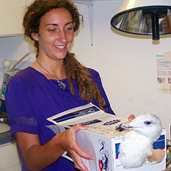 Veterinary assistant Mariel 